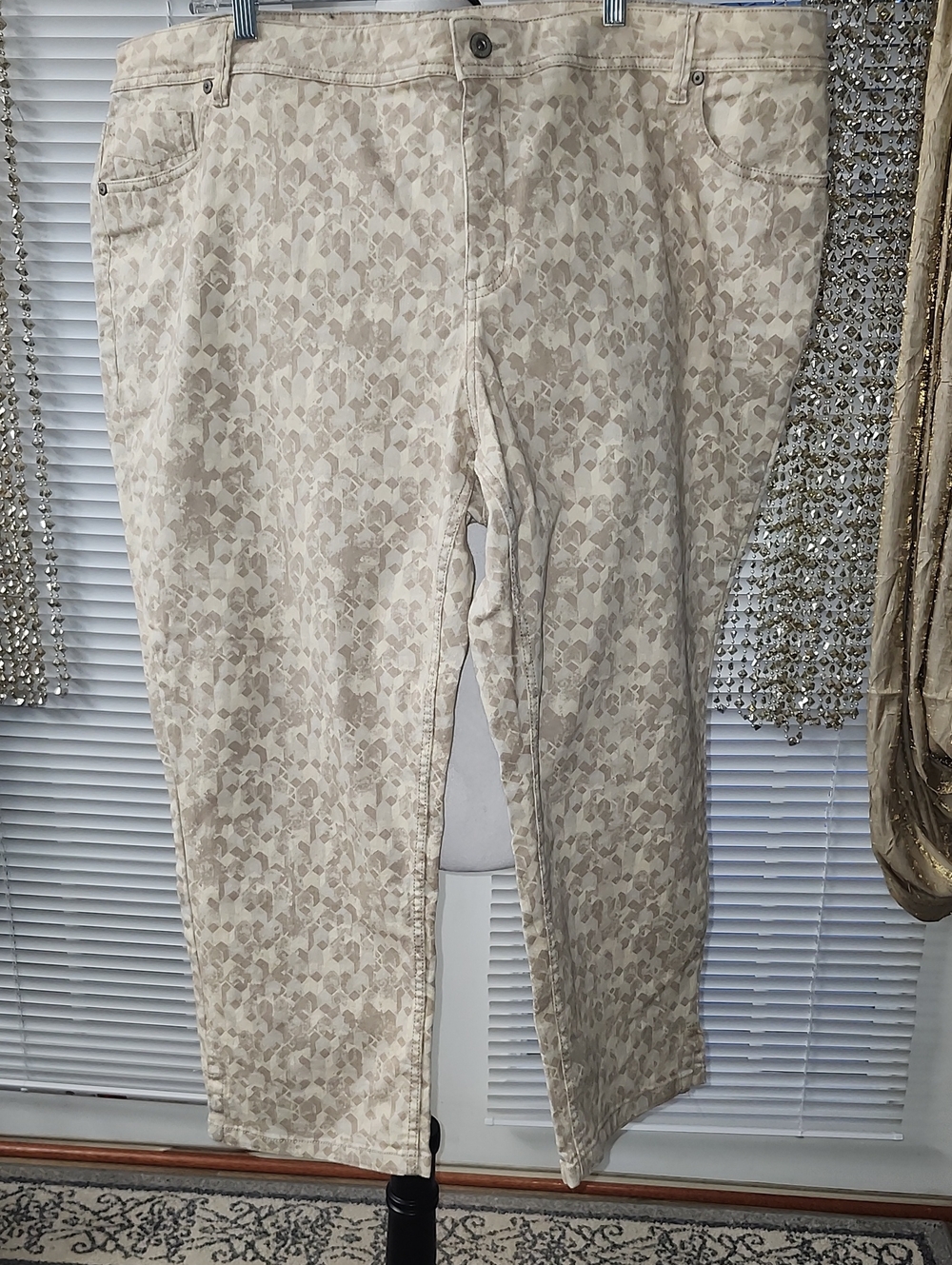 Sonoma Beige Tonal Patterned Cropped Jeans
